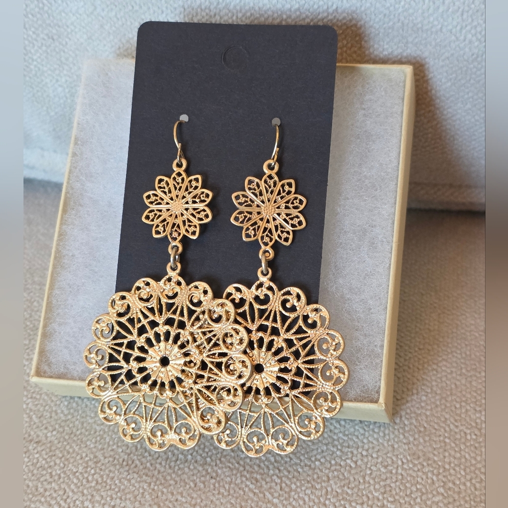 Gold Tone Filigree Drop Earrings Floral Mandala